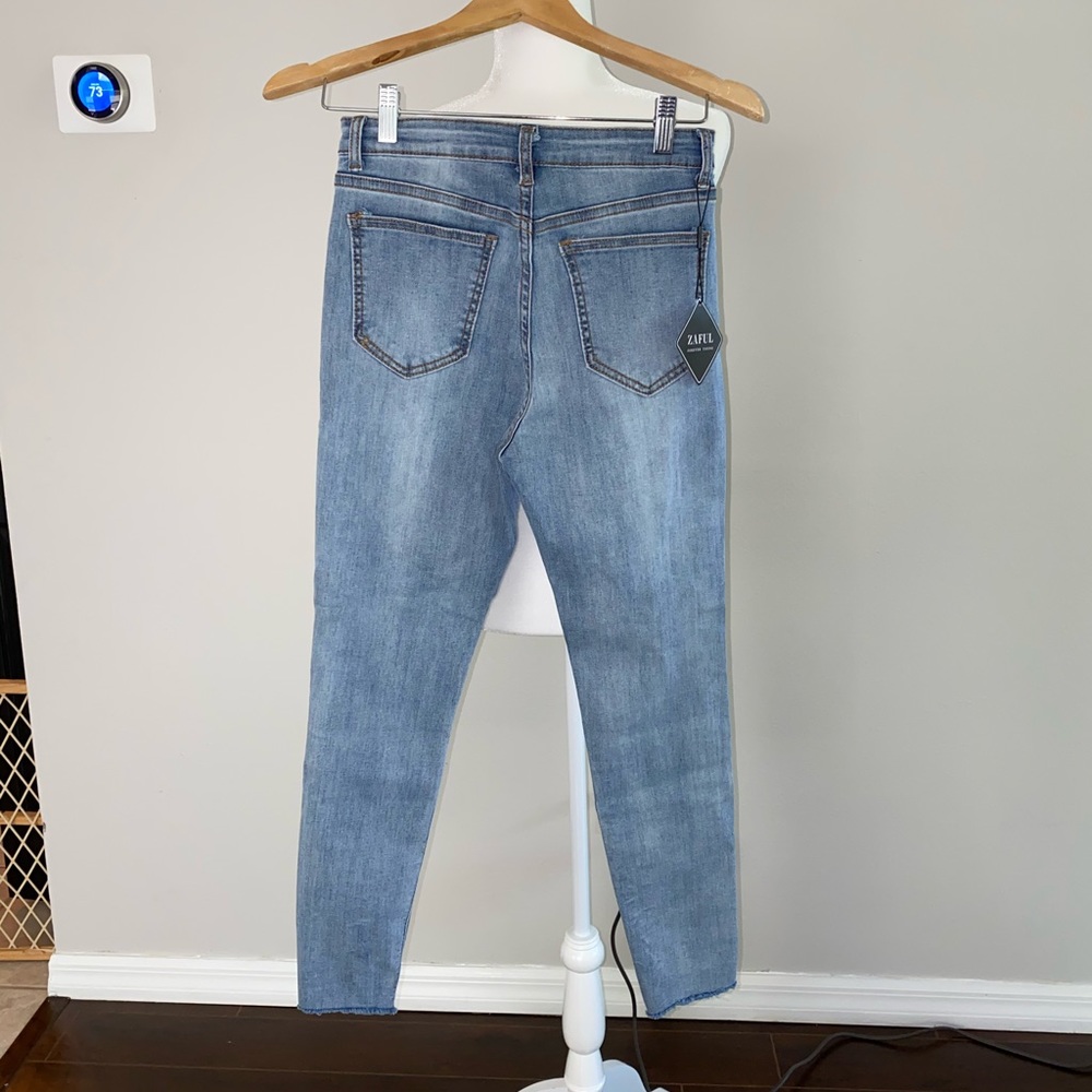 ZAFUL Ripped Raw Hem Jeans - Picture 5 of 9